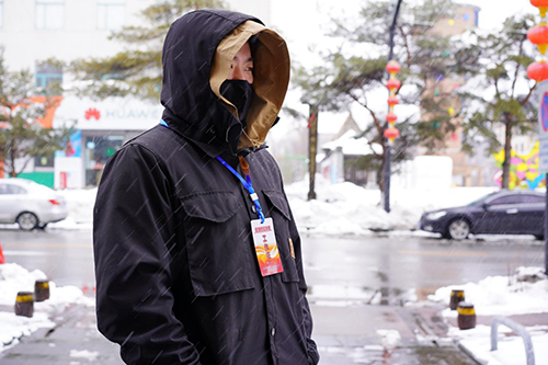 春雪中的守望者：疫情不除，我們不散