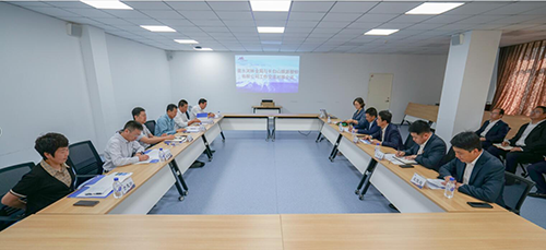 省森工集團露水河林業(yè)局與長白山旅游股份有限公司就森林旅游、促進林業(yè)轉(zhuǎn)型升級開展業(yè)務(wù)對接